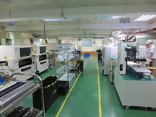 第四屆現代橡膠論壇的專家、教授們蒞臨我司參觀考察